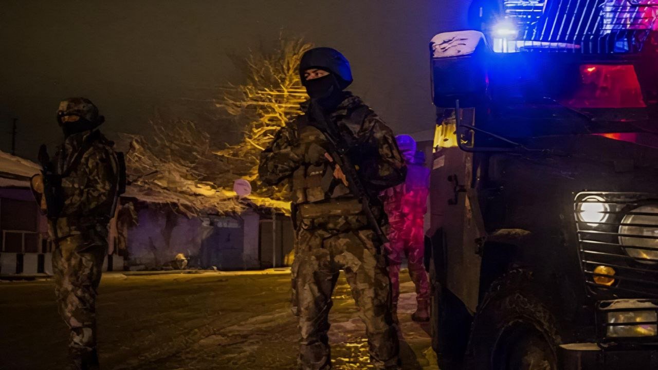  Yalovada İŞİD terrorçuları ilə şiddətli atışma: 7 saatdır davam edir