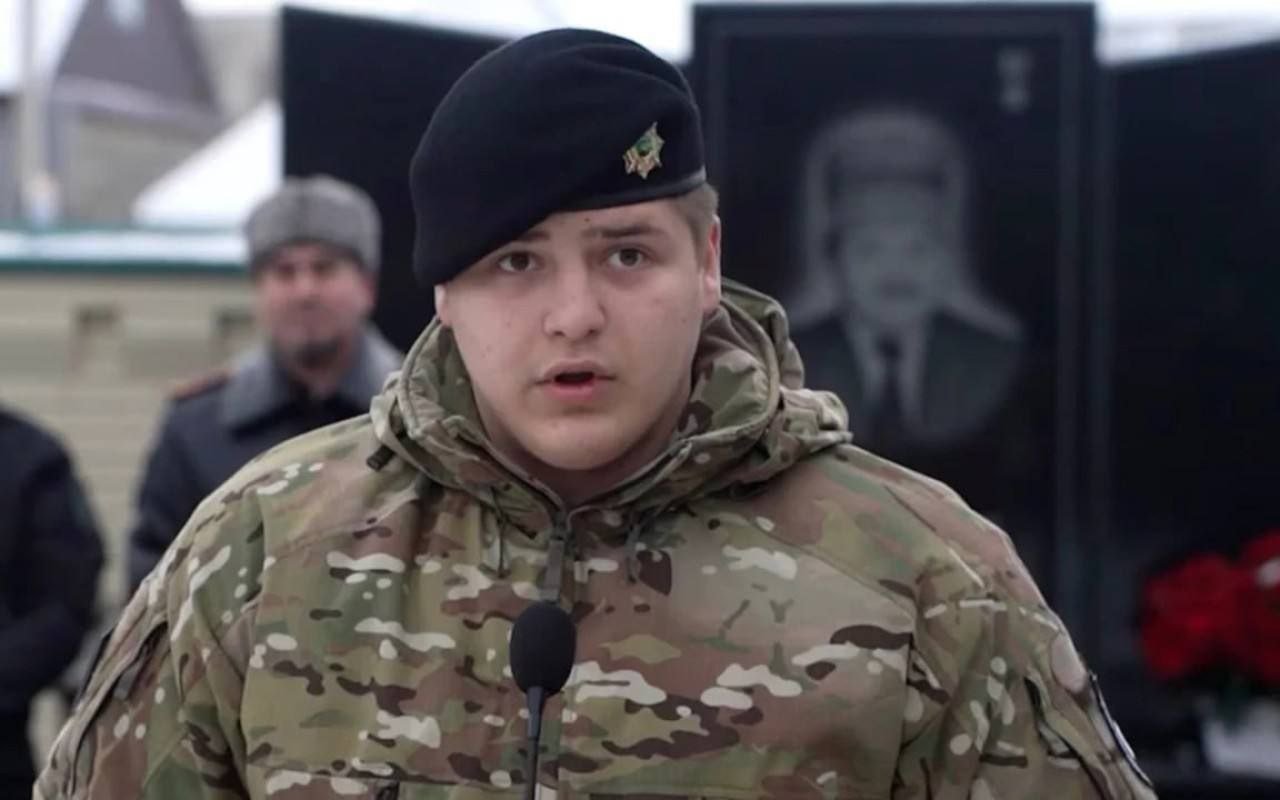  Adəm Kadırov avtomobil qəzasına düşüb