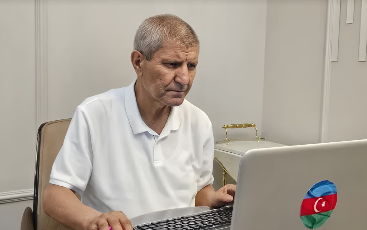 Tanınmış jurnalist Əvəz Zeynallı vəfat edib.